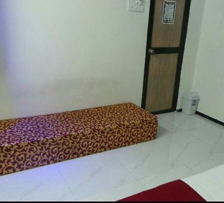 New Metro Guest House Mumbai Exterior photo