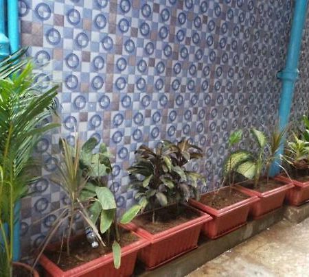 New Metro Guest House Mumbai Exterior photo