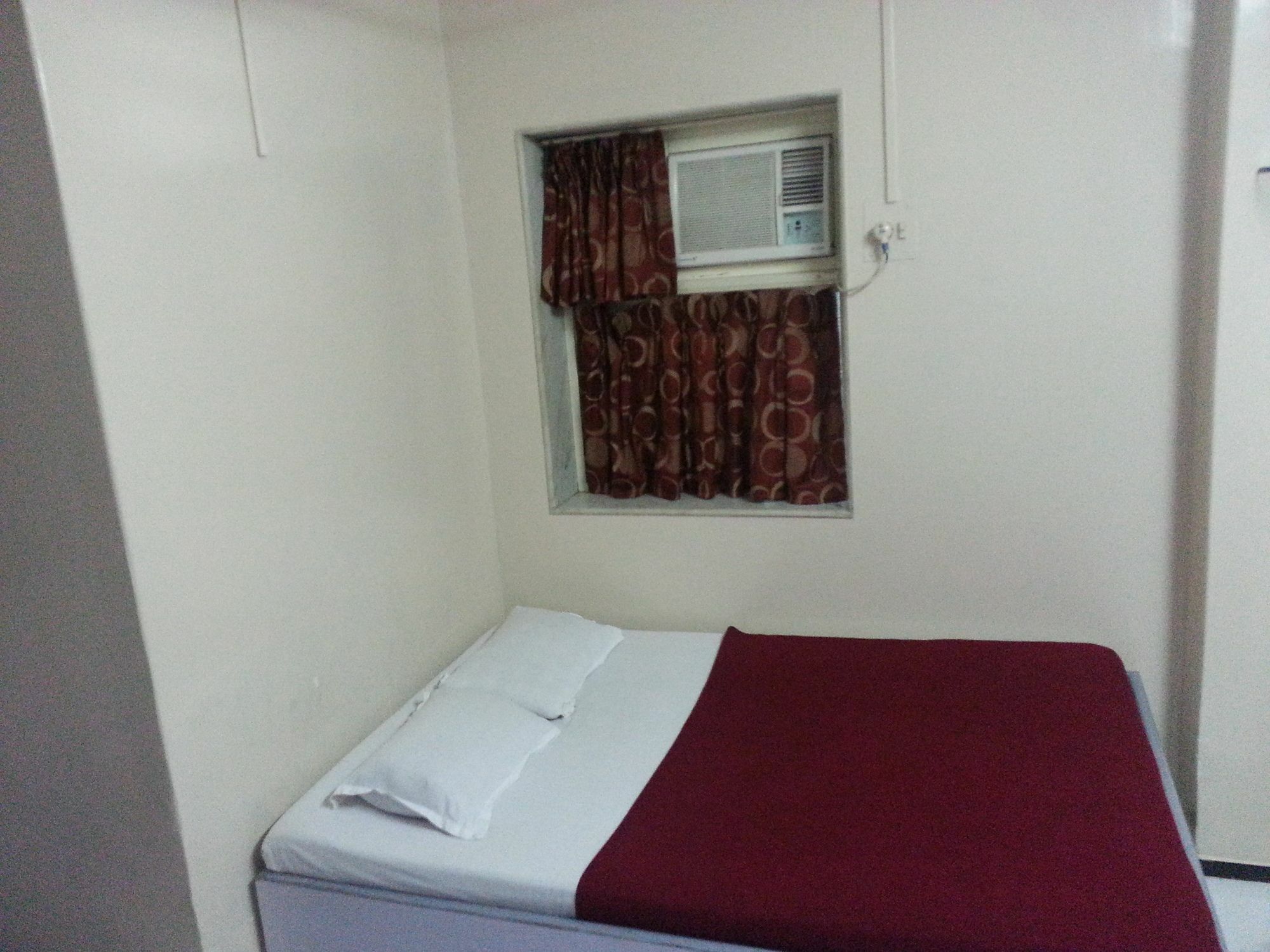 New Metro Guest House Mumbai Exterior photo