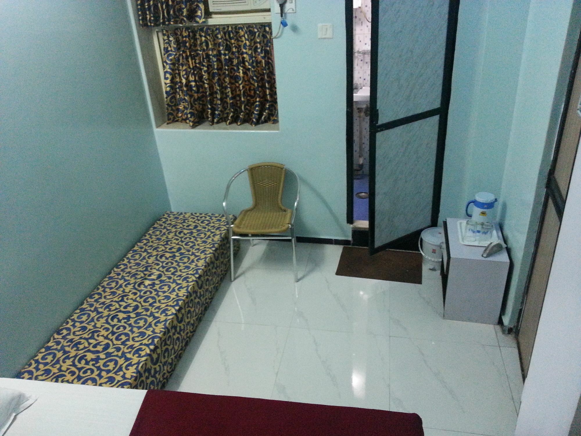 New Metro Guest House Mumbai Exterior photo